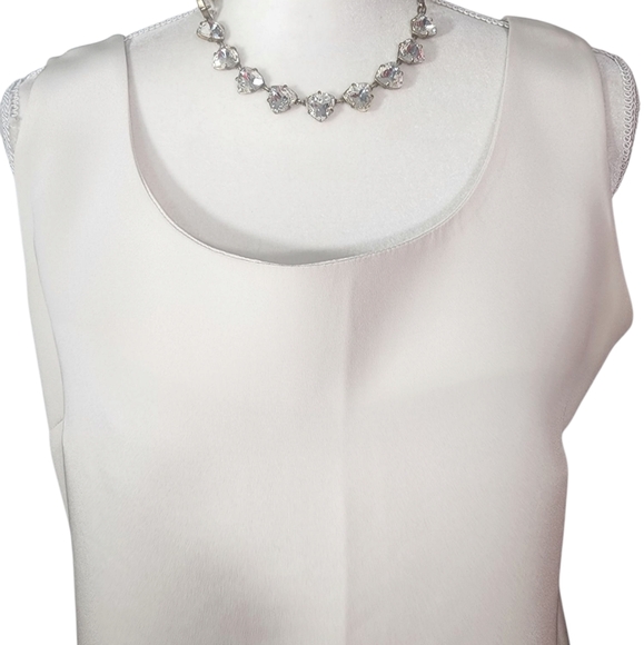 Emmelle Silk Cream Sleeveless Top with Round Neckline. M - Picture 3 of 11